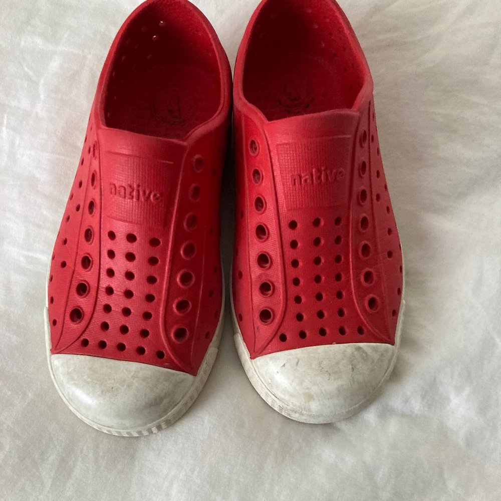 Native Shoes Size 11